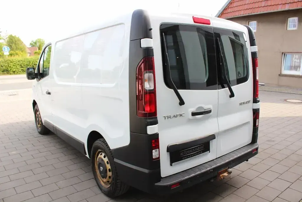 Gebraucht Renault Trafic Komfort 120 PS (88 kW) 2019 Weiß Van / Kleinbus