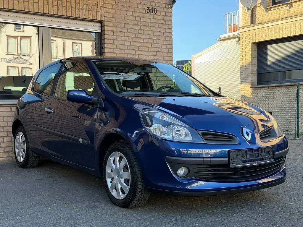 Używany Renault Clio III Dynamique 86 KM (63 kW) 2005 Niebieski