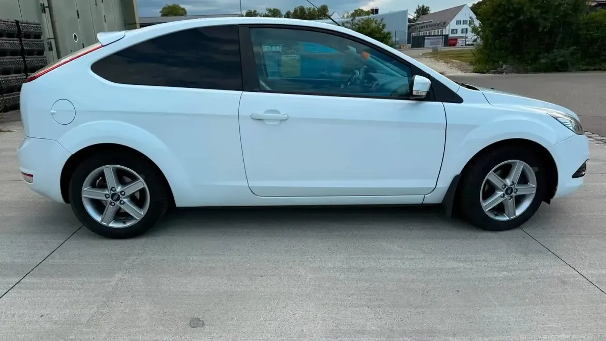 Gebraucht Ford Focus 125 PS (91 kW) 2008 Weiß