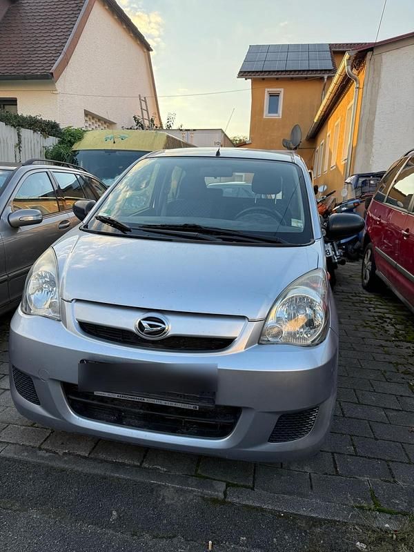 Silber Gebraucht 2009 Daihatsu Cuore Kleinwagen | 1.700 € (Fairer Preis) - Bild 1/4