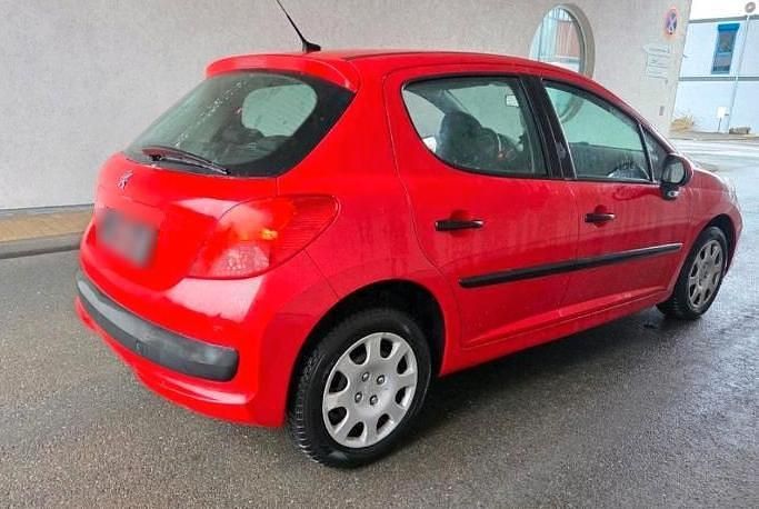 Gebraucht Peugeot 207 95 PS (69 kW) 2007 Rot Kleinwagen