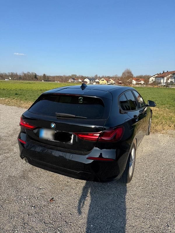 Gebraucht BMW 116 116 PS (85 kW) 2019 Schwarz Kleinwagen