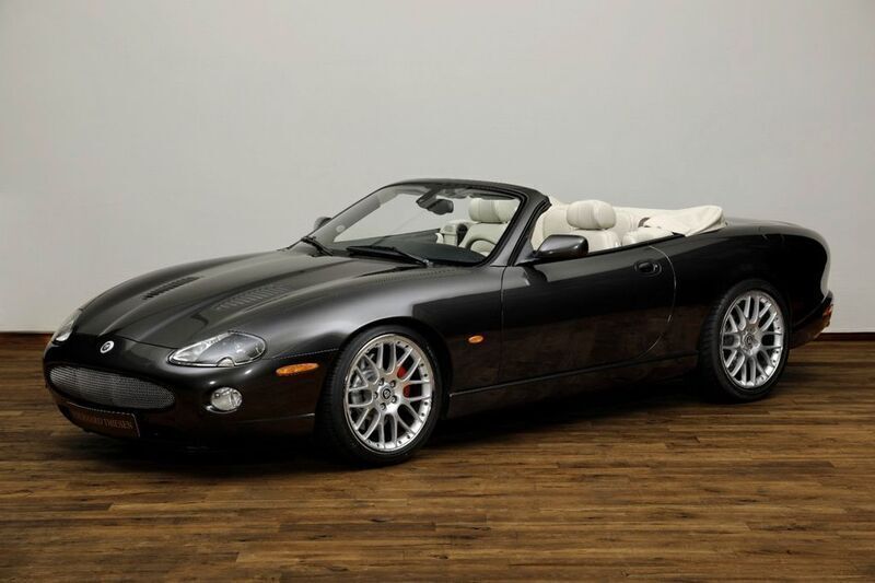 Schwarz Gebraucht 2005 Jaguar XKR Cabrio | 23.750 € (Teuer) - Bild 1/4