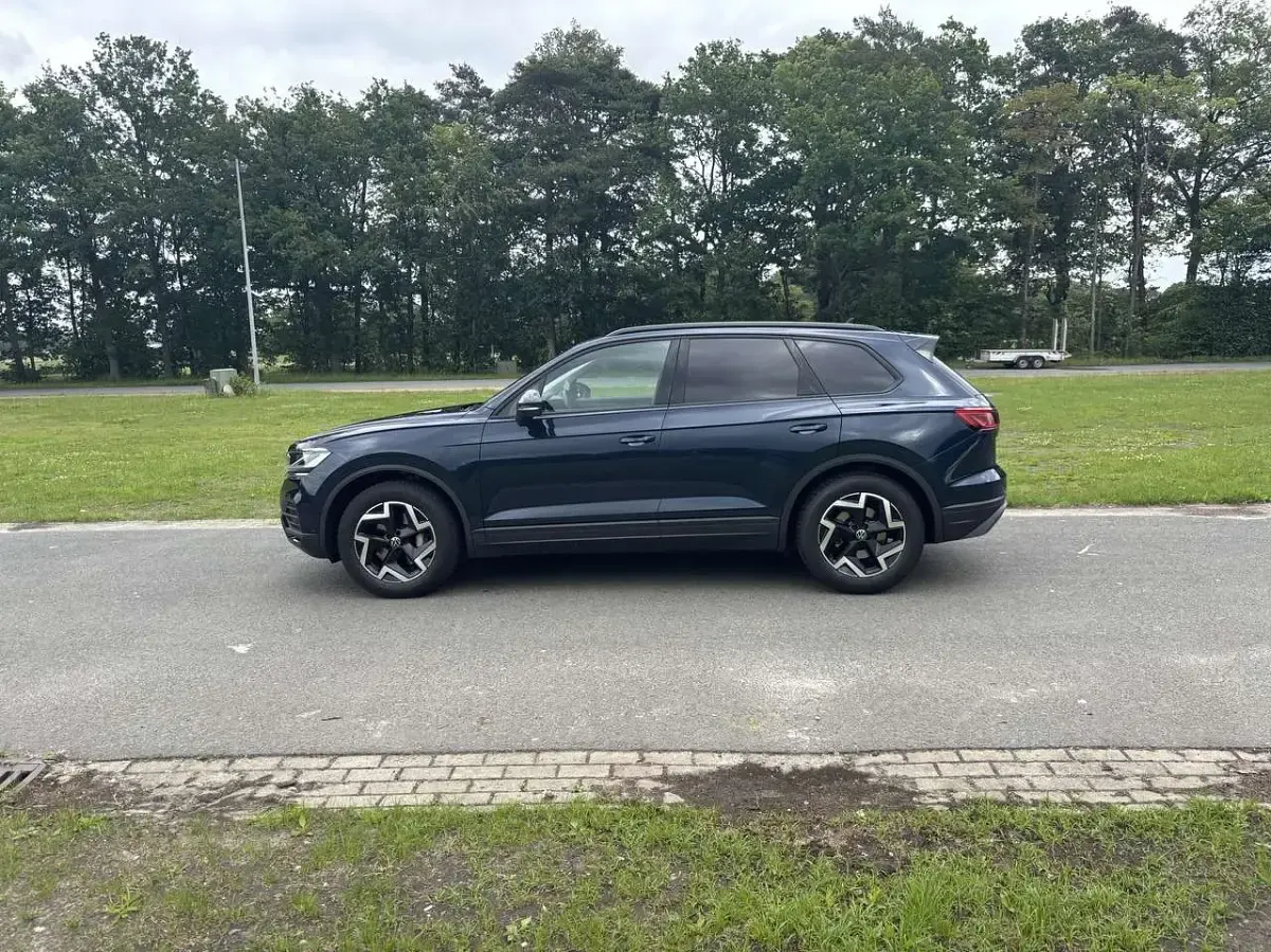 Gebraucht VW Touareg Elegance 231 PS (169 kW) 2024 Blau SUV