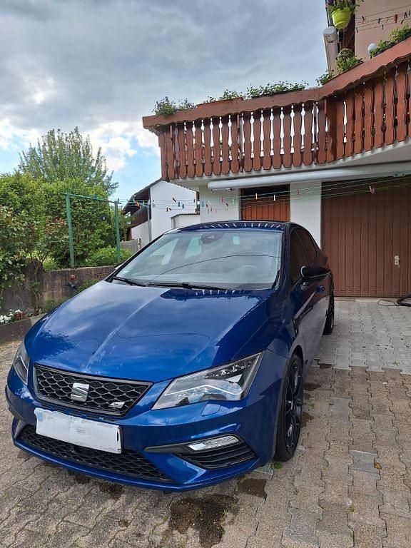 Blau Gebraucht 2017 Cupra Leon Limousine | 20.700 € (Fairer Preis) - Bild 1/4