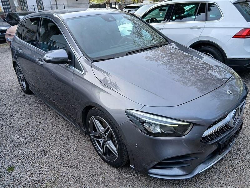 Gebraucht Mercedes B180 AMG line 116 PS (85 kW) 2020 Grau Van / Kleinbus