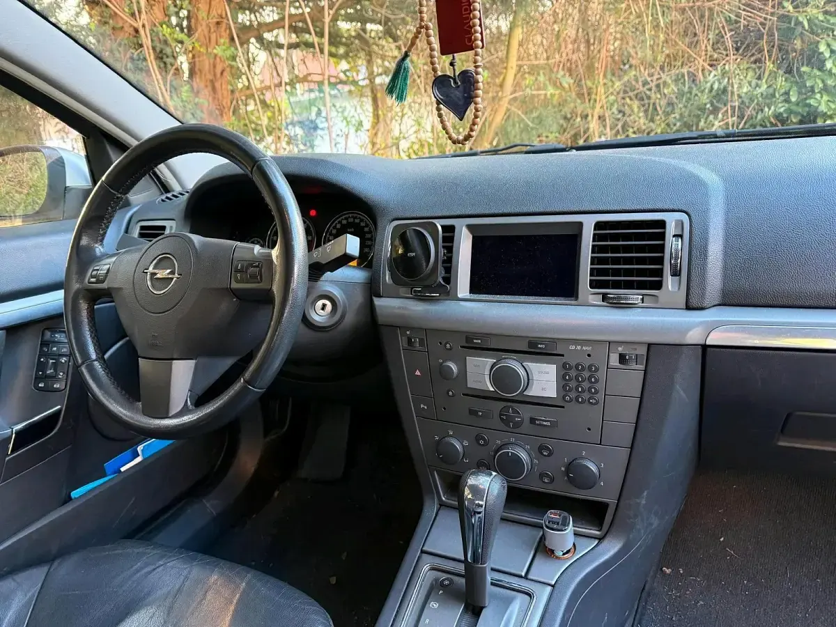 Gebraucht Opel Signum 150 PS (110 kW) 2006 Silber Kleinwagen