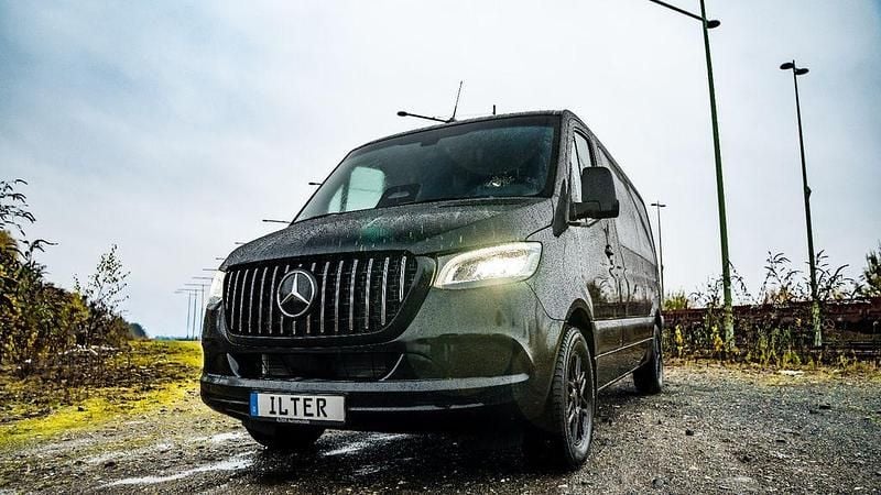 Gebraucht Mercedes Sprinter Business 170 PS (125 kW) 2025 Schwarz Van