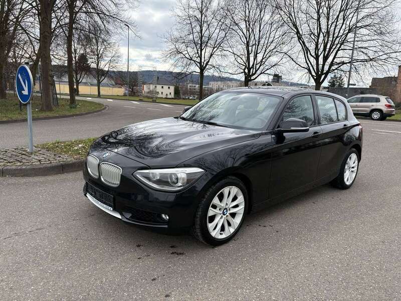 Black sapphire metallic Gebraucht 2012 BMW 116 Urban Line Kleinwagen | 8.250 € (Guter Preis) - Bild 1/4