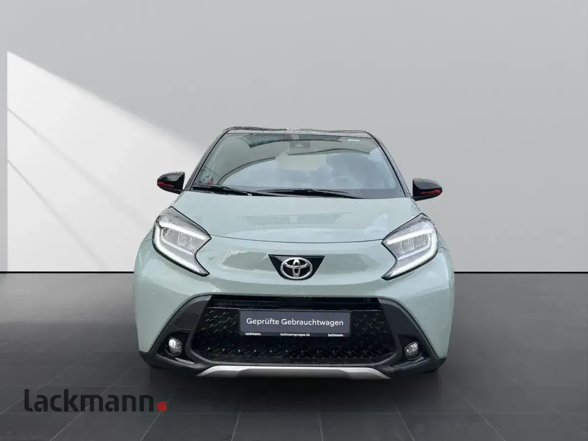 Gebraucht Toyota Aygo X X-plore 72 PS (52 kW) 2024 Gruen SUV