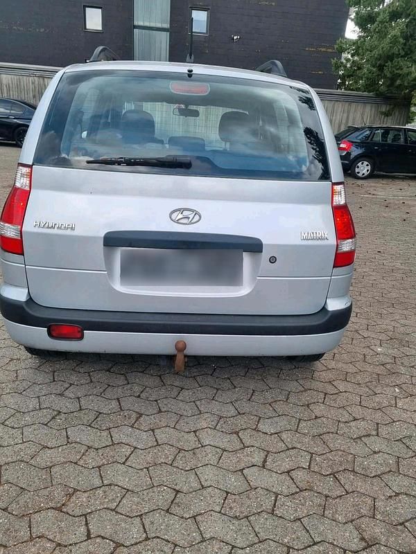 Gebraucht Hyundai Matrix 101 PS (74 kW) 2007 Silber Van / Kleinbus
