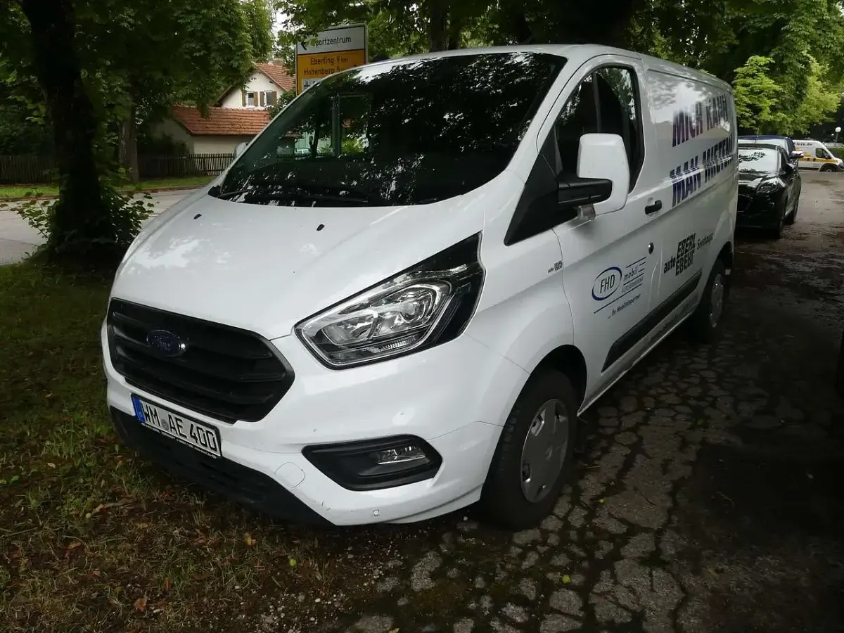 Gebraucht Ford Transit Custom Trend 131 PS (96 kW) 2022 Frostweiß Van