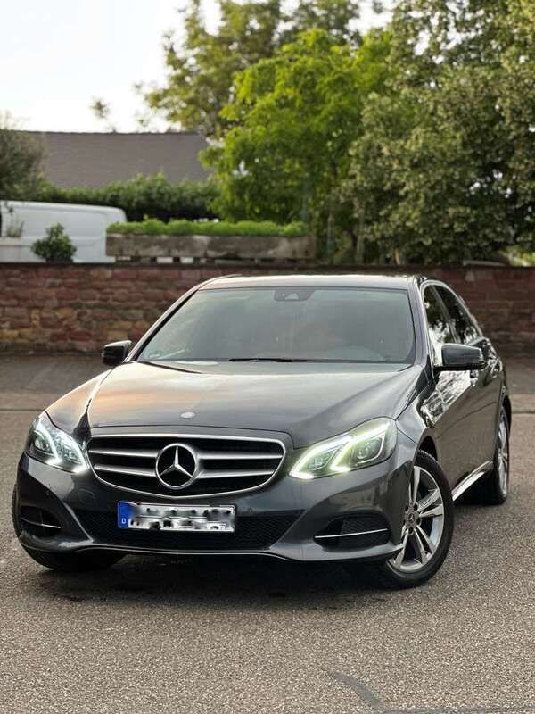 Grau Gebraucht 2014 Mercedes E220 Avantgarde Limousine | 14.500 € (Etwas zu teuer) - Bild 1/4
