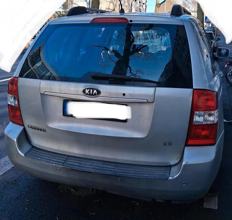 Gebraucht Kia Carnival 185 PS (136 kW) 2006 Silber Van / Kleinbus