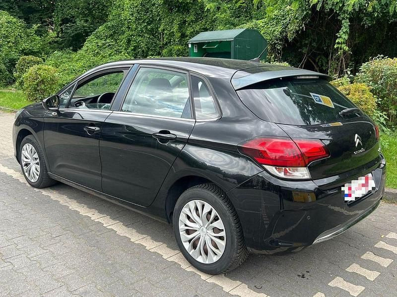 Gebraucht Citroën C4 Tendance 131 PS (96 kW) 2015 Schwarz Limousine