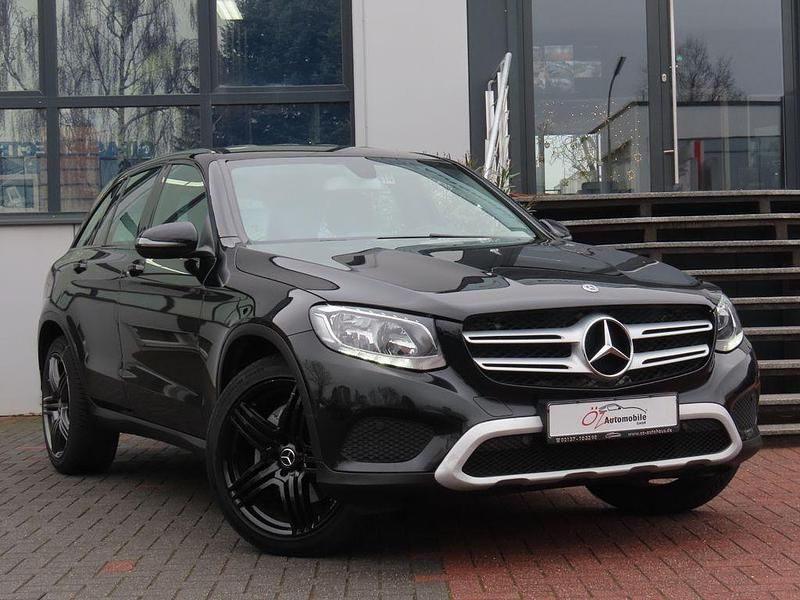 Schwarz Gebraucht 2018 Mercedes GLC350 SUV | 24.900 € (Guter Preis) - Bild 1/4