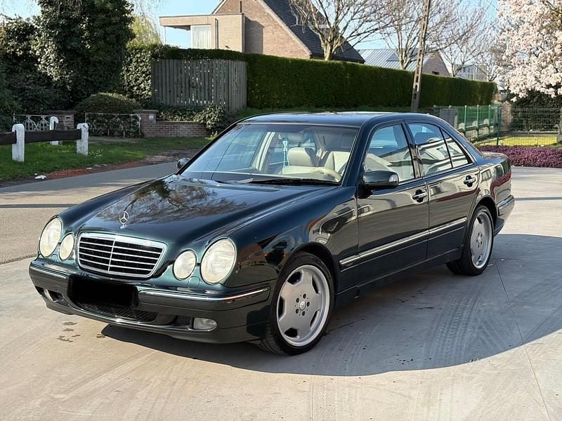 Gebraucht Mercedes E320 Avantgarde 197 PS (144 kW) 2000 Grün Limousine