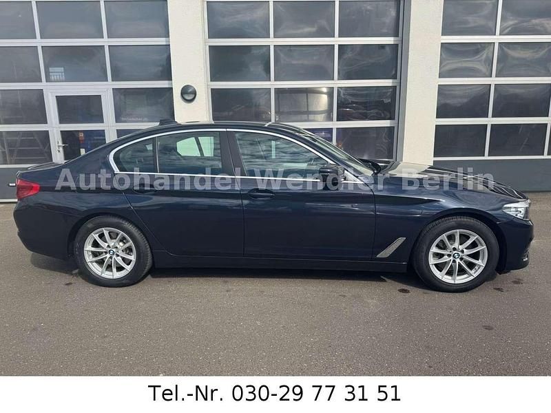 Gebraucht BMW 520 Performance 190 PS (139 kW) 2019 Imperialblau brillanteffekt me Limousine