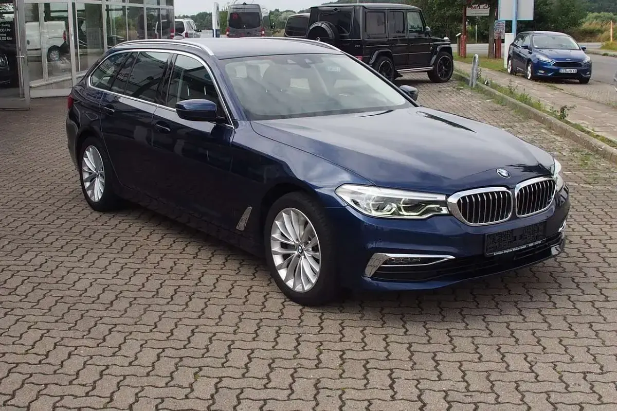 Gebraucht BMW 520 Luxury Line 190 PS (139 kW) 2019 Blau Kombi