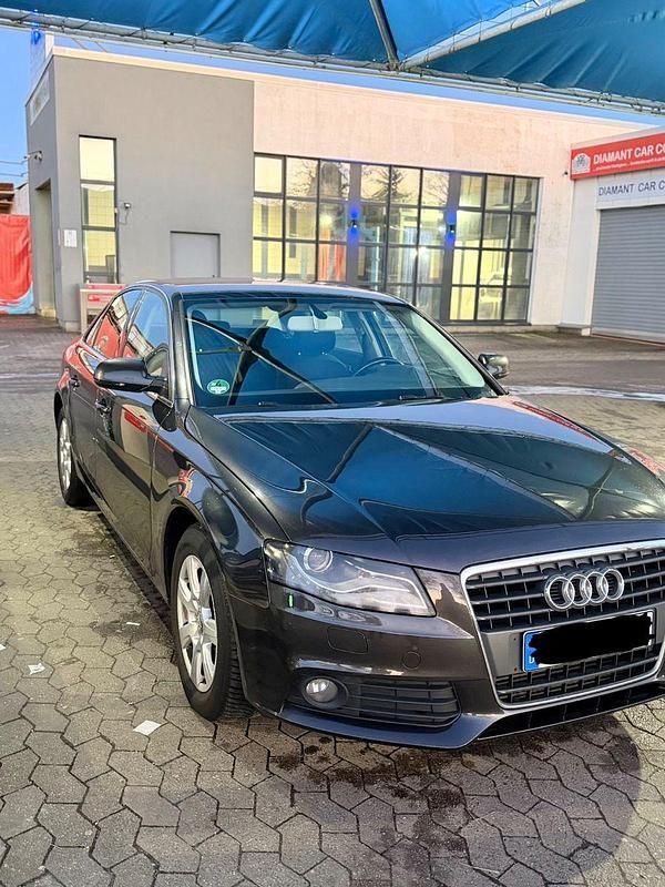 Gebraucht Audi A4 Ambiente 120 PS (88 kW) 2011 Grau Limousine