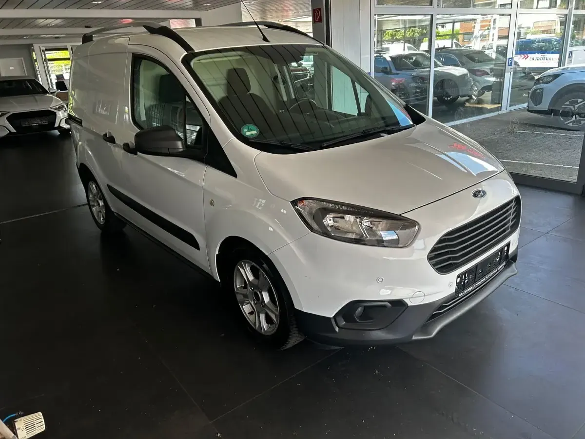 Gebraucht Ford Transit 98 PS (72 kW) 2020 Weiß Van