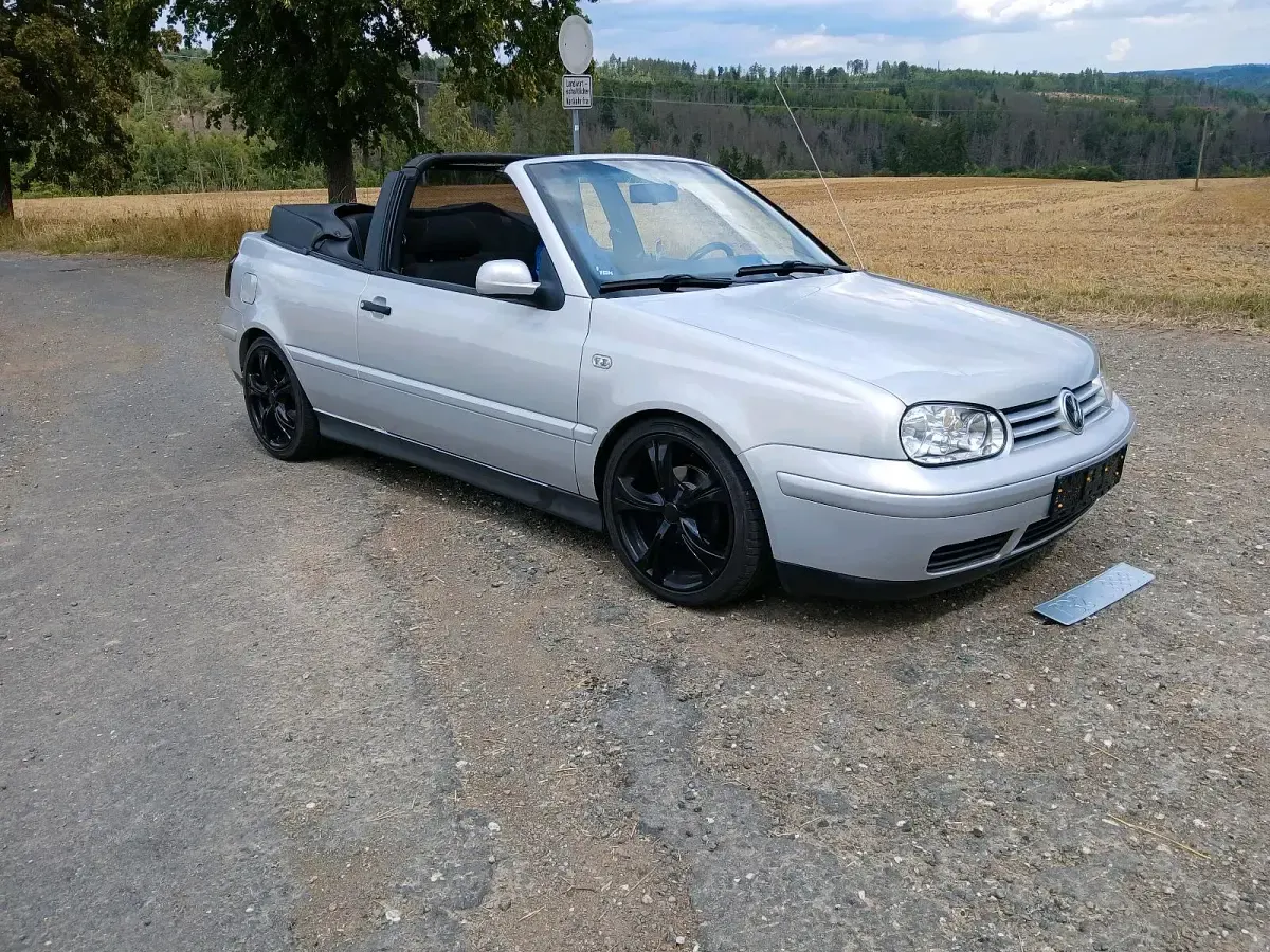 Gebraucht VW Golf 101 PS (74 kW) 1999 Silber Cabrio