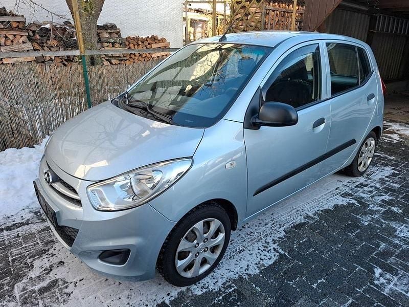 Silber Gebraucht 2013 Hyundai i10 Classic Kleinwagen | 4.200 € (Fairer Preis) - Bild 1/4