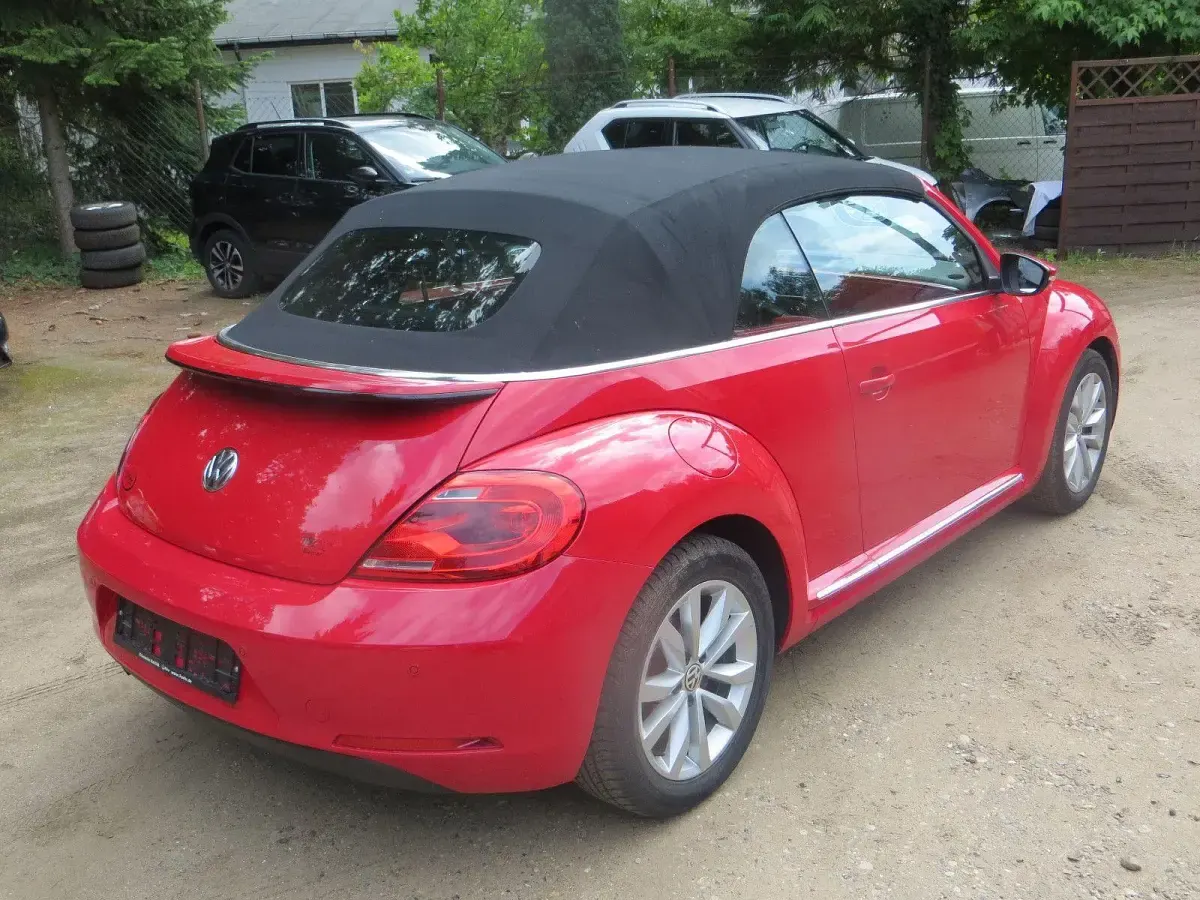 Gebraucht VW Beetle Cabriolet Design 105 PS (77 kW) 2013 Rot Cabrio