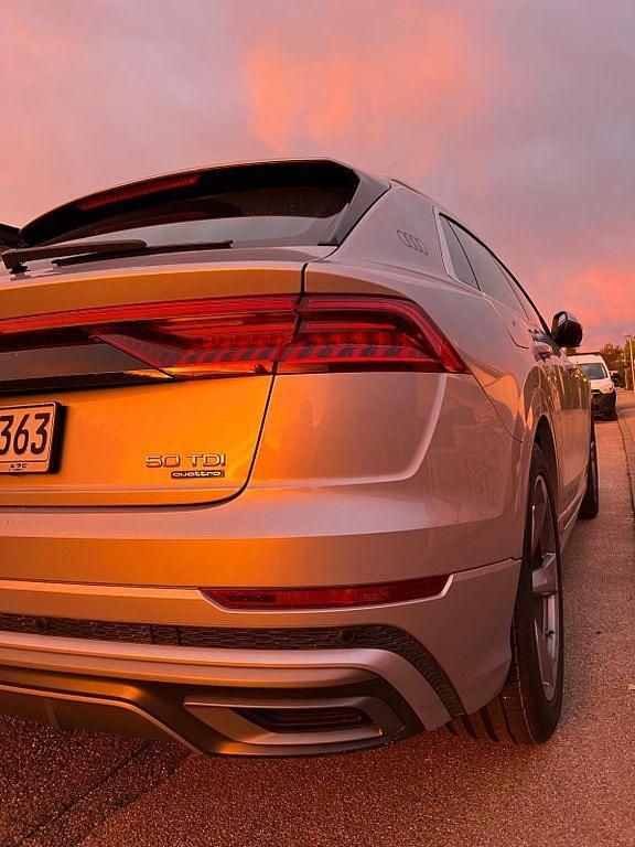 Gebraucht Audi Q8 S-Line 286 PS (210 kW) 2019 Silber SUV