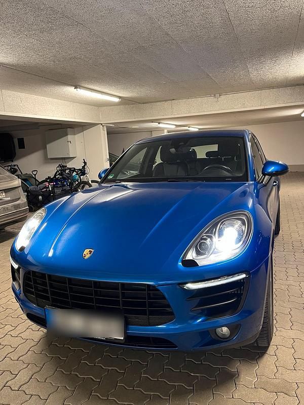 Blau Gebraucht 2015 Porsche Macan S SUV | 36.900 € (Fairer Preis) - Bild 1/4