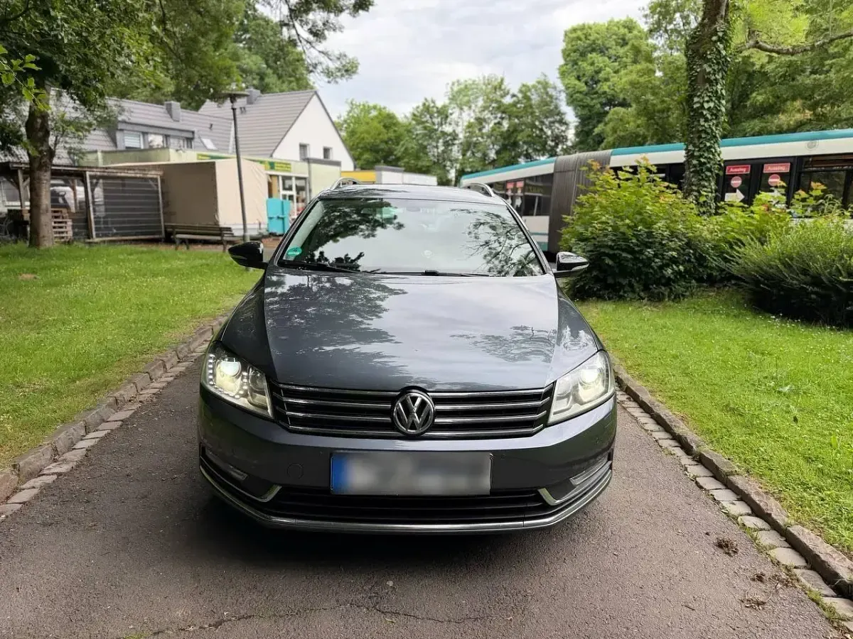 Gebraucht VW Passat 105 PS (77 kW) 2014 Grau Kombi