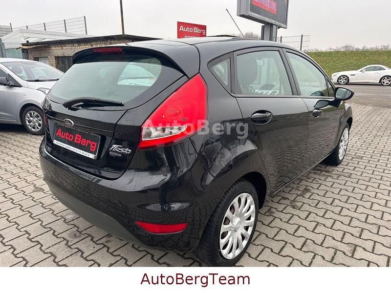 Gebraucht Ford Fiesta Trend 82 PS (60 kW) 2012 Schwarz Kleinwagen