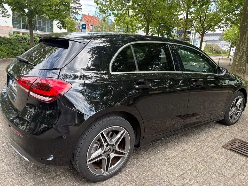 Gebraucht Mercedes A250 Advanced 160 PS (117 kW) 2021 Schwarz Limousine