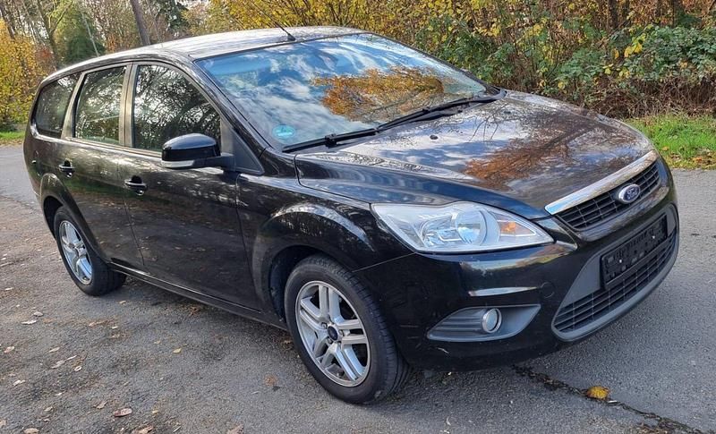 Schwarz Gebraucht 2008 Ford Focus Kombi | 2.490 € (Etwas zu teuer) - Bild 1/4