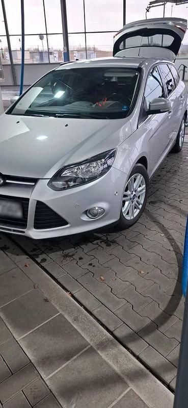 Gebraucht Ford Focus Titanium 125 PS (91 kW) 2014 Silber Kombi