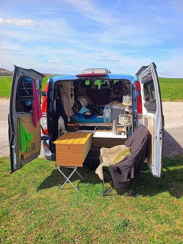 Second-hand Mercedes Vito 109 CP (80 kW) 2005 Albastru Van