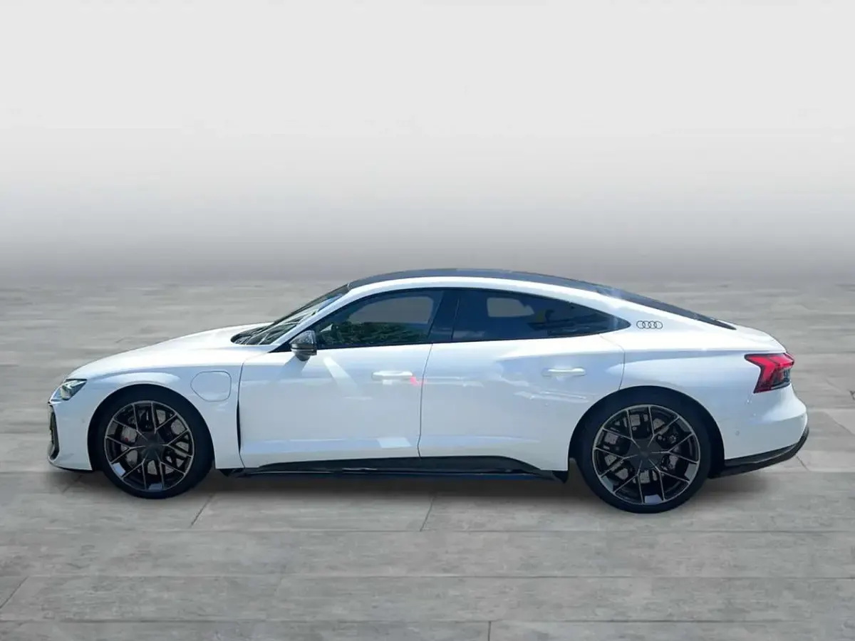 Second-hand Audi e-tron GT quattro Performance 620 kW (843 CP) 2024 Alb Berlinǎ