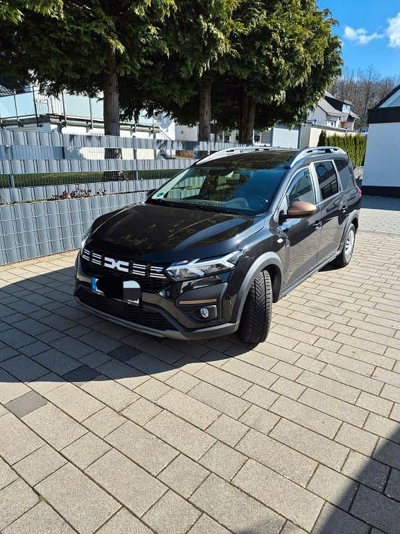 Gebraucht Dacia Jogger Extreme 110 PS (80 kW) 2023 Schwarz Van / Kleinbus