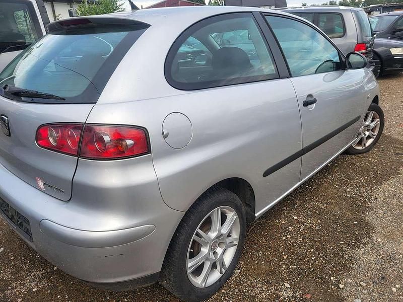 Gebraucht Seat Ibiza Reference 75 PS (55 kW) 2005 Silber Limousine
