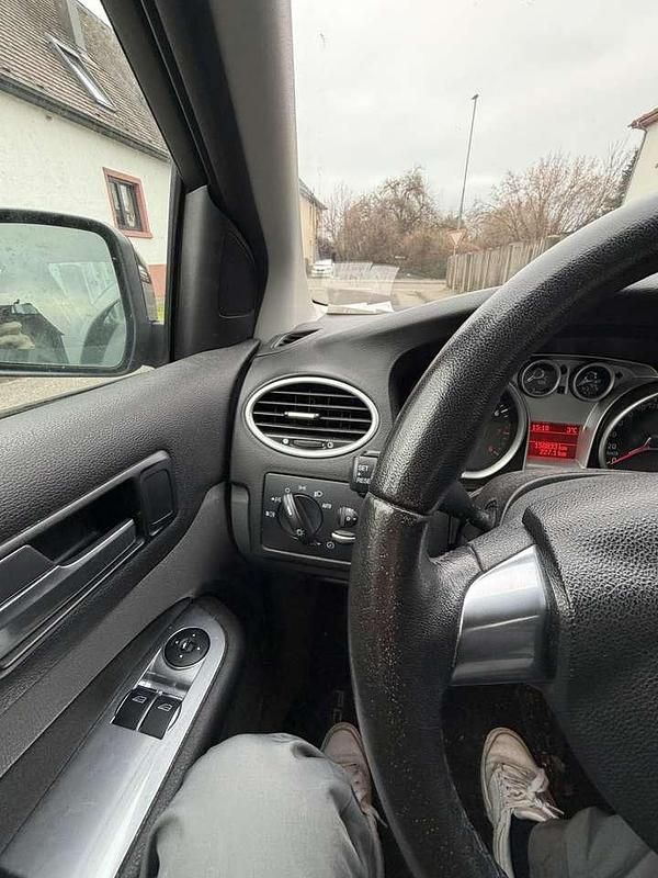 Gebraucht Ford Focus Business Edition 101 PS (74 kW) 2008 Limousine