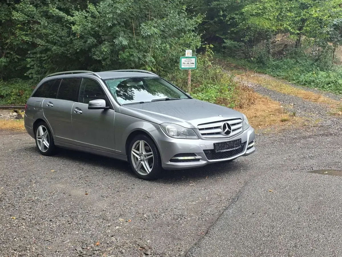 Gebraucht Mercedes C180 156 PS (114 kW) 2014 Palladiumsilber  metalliclack Kombi