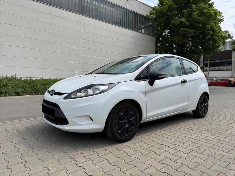 Weiß Gebraucht 2012 Ford Fiesta Kleinwagen | 1.900 € (Guter Preis) - Bild 1/4