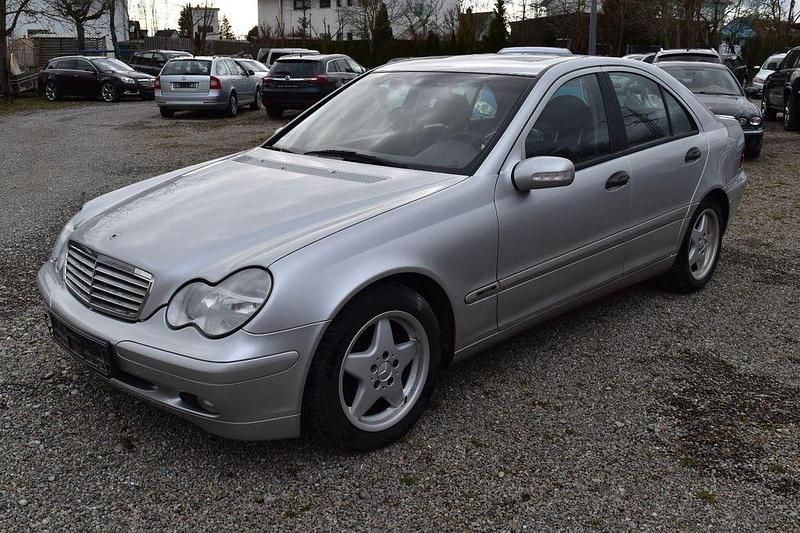 Gebraucht Mercedes C220 Classic 143 PS (105 kW) 2003 Silber Limousine
