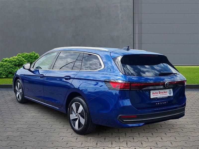 Gebraucht VW Passat Business 150 PS (110 kW) 2025 Blau Kombi