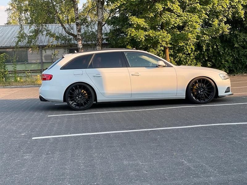 Gebraucht Audi A4 Black Edition 204 PS (150 kW) 2013 Weiß Limousine