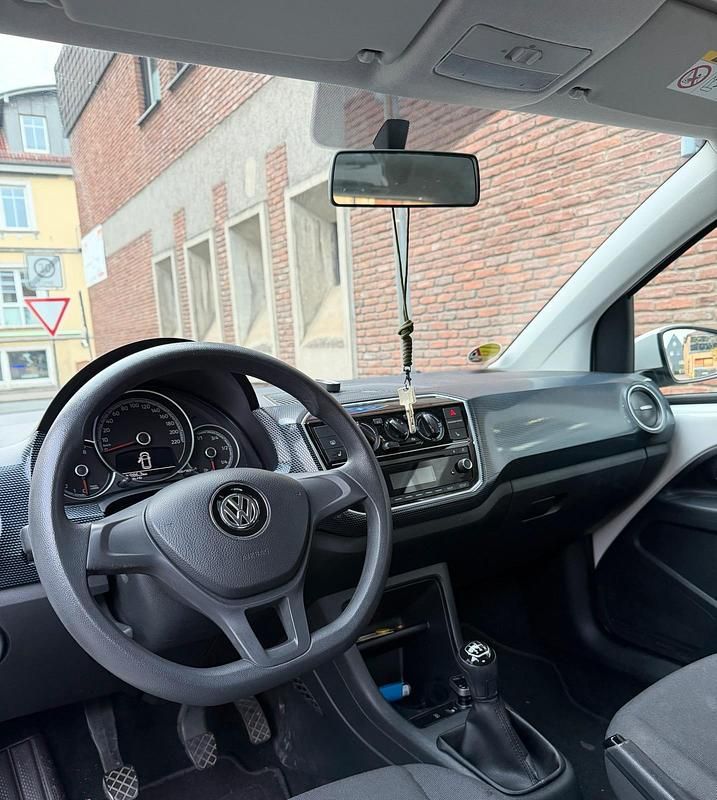 Second-hand VW up! 2018 Alb Hatchback