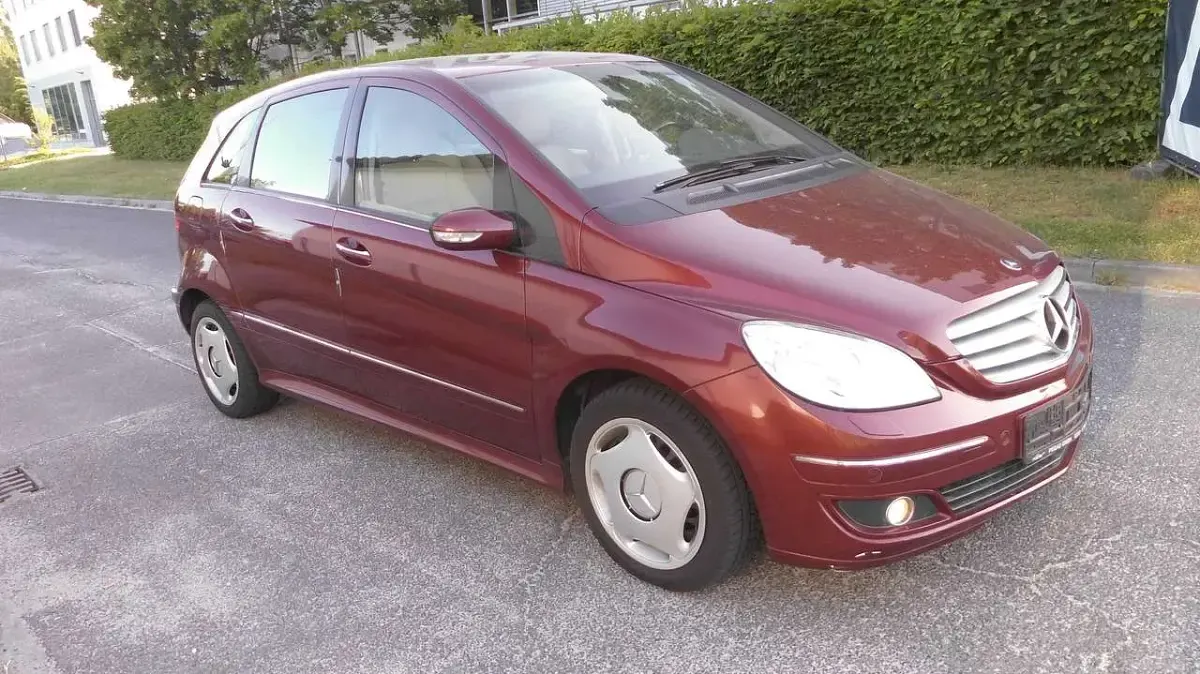 Gebraucht Mercedes B200 136 PS (100 kW) 2006 Rot Van / Kleinbus