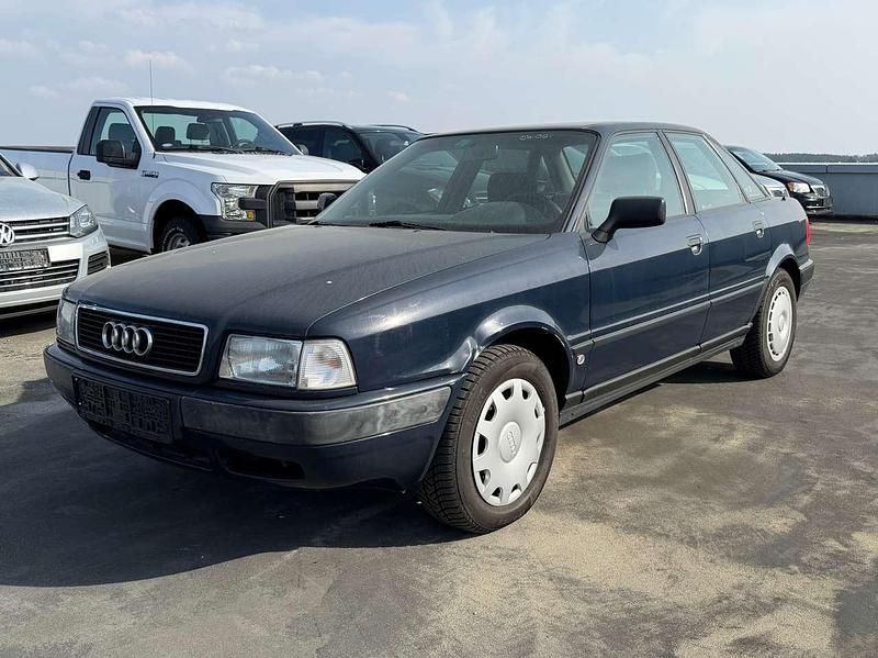Second-hand Audi 80 90 CP (66 kW) 1994 Albastru Berlinǎ
