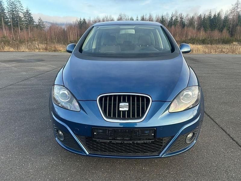 Gebraucht Seat Altea 4You 105 PS (77 kW) 2014 Blau Van / Kleinbus