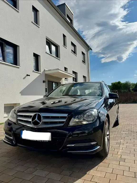 Gebraucht Mercedes C200 Avantgarde 136 PS (100 kW) 2014 Schwarz Limousine